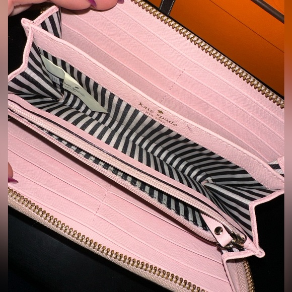 Kate Spade Wallet - Picture 2 of 5